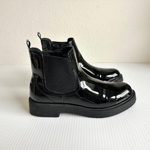 ZARA Booties black patent and stretch with rubber heal and heel, EU 39, US 8 - Picture 1 of 14
